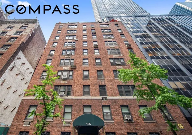 Listing Photo 2 - Condo for sale in building located at 155 E 49Th St, New York, NY 10017 - Unit #1C