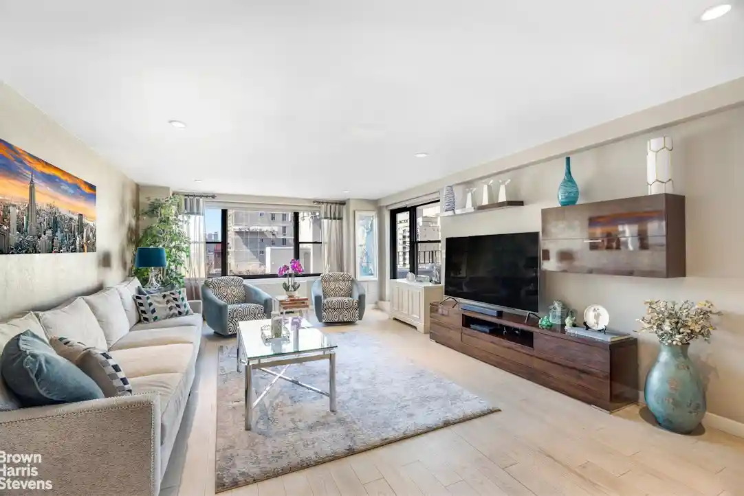 Listing Photo 1 - Condo for sale in 301 E 64Th St located at 301 E 64Th St, New York City, NY 10065 - Unit #PHA