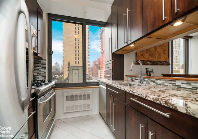 Photo 3 of Condo for sale at 300 E 85th Street #702, New York City, NY 10028 | MLS# RLS20112007 | Listing updated on 2026-09-01