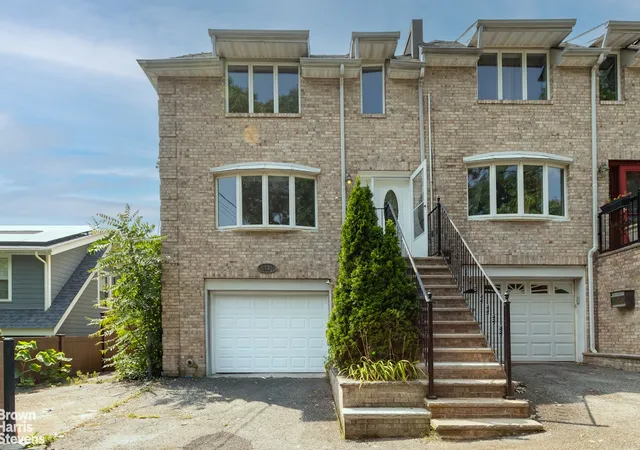 Photo 2 of Single family home for sale at 5637 Delafield Ave, New York City, NY 10471 | MLS# RLS20112173 | Listing updated on 2026-10-07