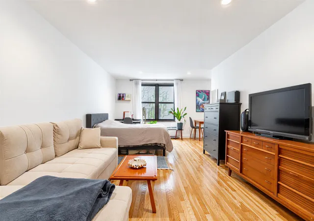Listing Photo 4 - Condo for sale in building located at 140 7Th Ave, New York, NY 10011 - Unit #4-S