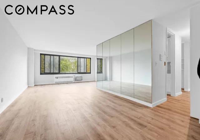 Listing Photo 2 - Condo for sale in building located at 185 Hall St, New York, NY 11205 - Unit #413
