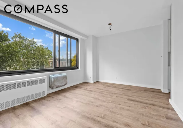 Listing Photo 4 - Condo for sale in building located at 185 Hall St, New York, NY 11205 - Unit #413