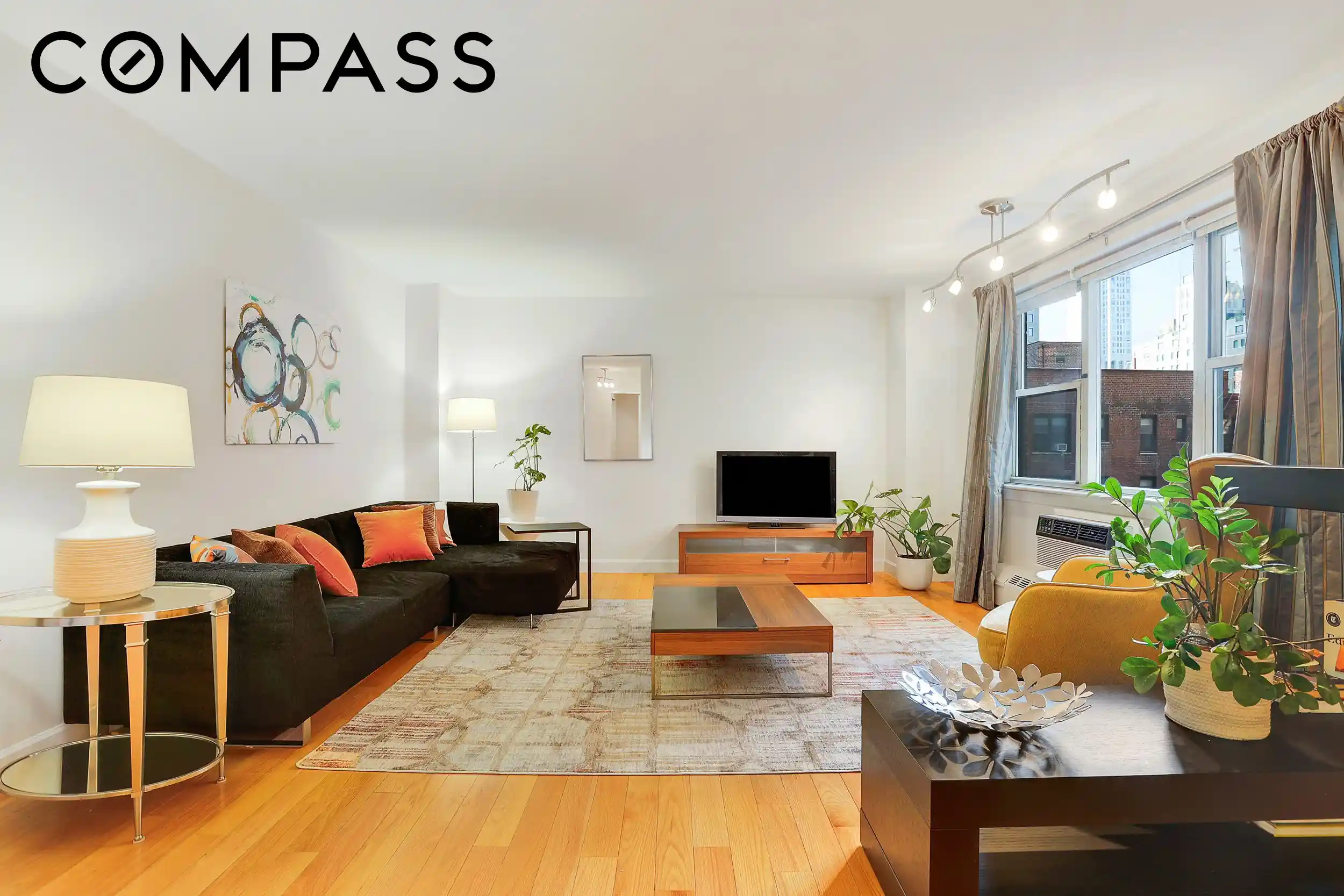 Listing Photo 2 - Condo for sale in 333 E 79Th St located at 333 E 79Th St, New York City, NY 10075 - Unit #7U