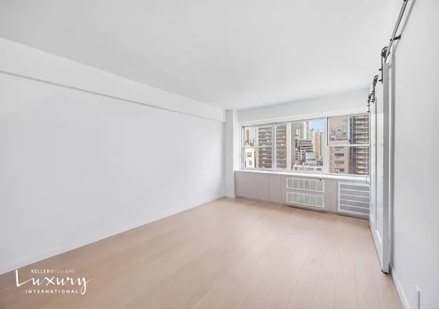 Listing Photo 4 - Condo for sale in building located at 333 E 46Th St, New York City, NY 10017 - Unit #17E