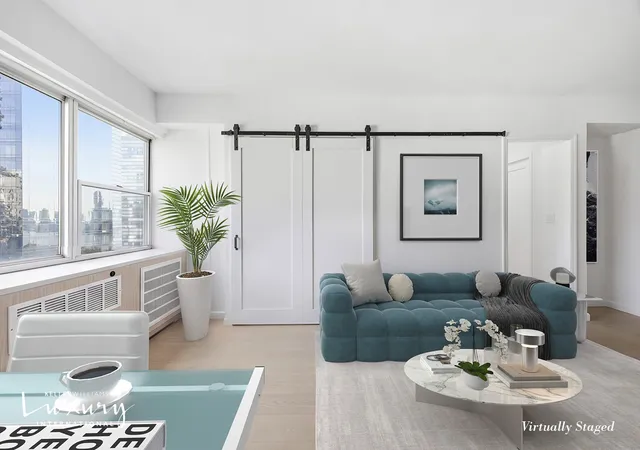 Listing Photo 5 - Condo for sale in building located at 333 E 46Th St, New York City, NY 10017 - Unit #17E