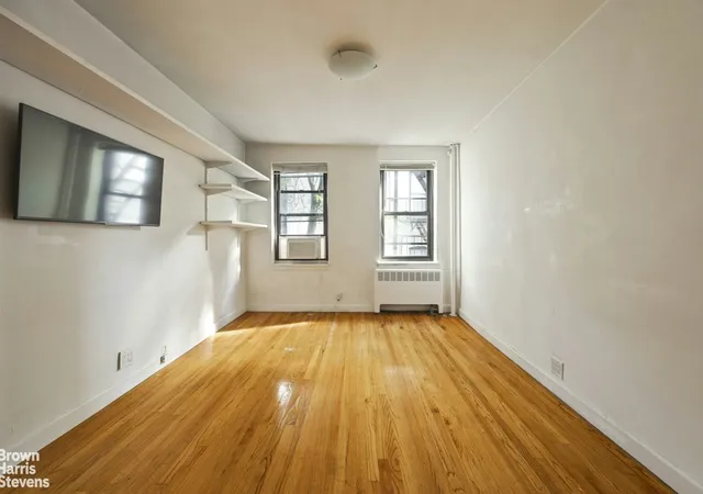 Photo 2 of Condo for sale at 20 Jane St #4C, New York City, NY 10014 | MLS# RLS20116866 | Listing updated on 2026-09-25