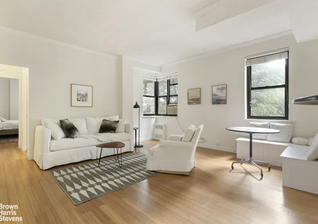 Condo for sale at 273 Bennett Ave #2B, New York City, NY 10040 | MLS# RLS20117128