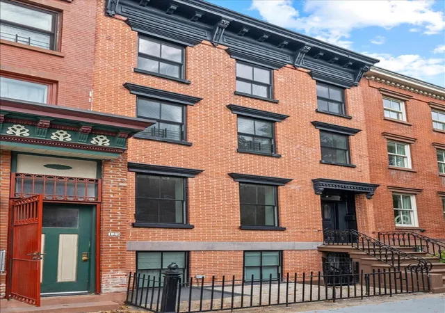 Photo 1 of Single family home for sale at 131 Kane St, New York City, NY 11231 | MLS# RLS20117196 | Listing updated on 2026-10-06