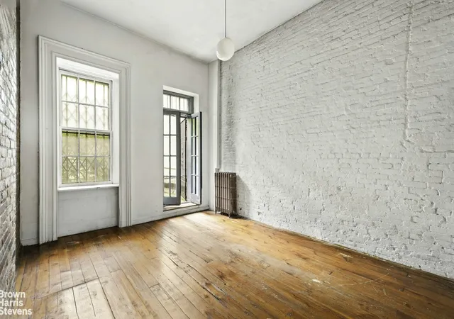 Photo 4 of Single family home for sale at 325 E 9th Street #2, New York City, NY 10003 | MLS# RLS20117681 | Listing updated on 2026-10-02