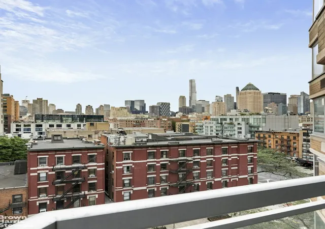Photo 2 of House for sale at 500 W 43rd Street #9J, New York City, NY 10036 | MLS# RLS20117682 | Listing updated on 2026-09-29