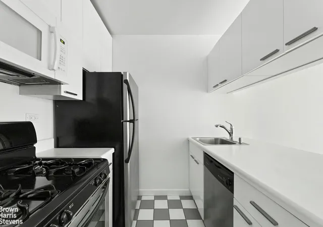 Photo 3 of House for sale at 500 W 43rd Street #9J, New York City, NY 10036 | MLS# RLS20117682 | Listing updated on 2026-09-29