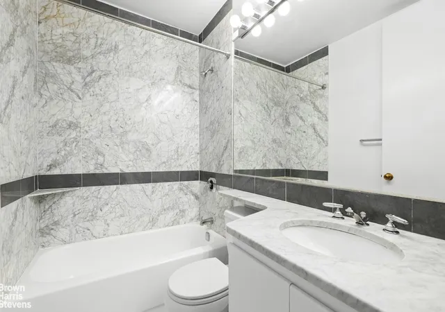 Photo 4 of House for sale at 500 W 43rd Street #9J, New York City, NY 10036 | MLS# RLS20117682 | Listing updated on 2026-09-29