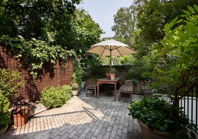 Listing Photo 2 - Condo for sale in building located at 21 Lincoln Pl, New York City, NY 11217 - Unit #1