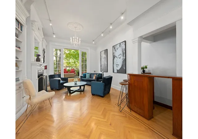Photo 1 of Single family home for sale at 217 E 61st Street, New York City, NY 10065 | MLS# RLS20117759 | Listing updated on 2026-10-02