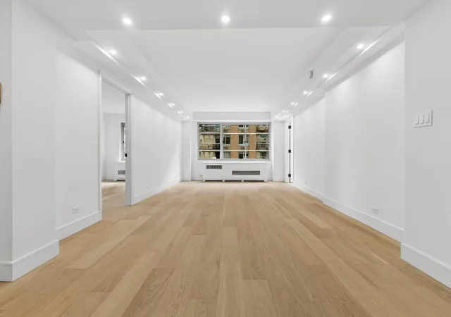 Listing Photo 1 - Condo for sale in building located at 225 E 46Th St, New York City, NY 10017 - Unit #10DE