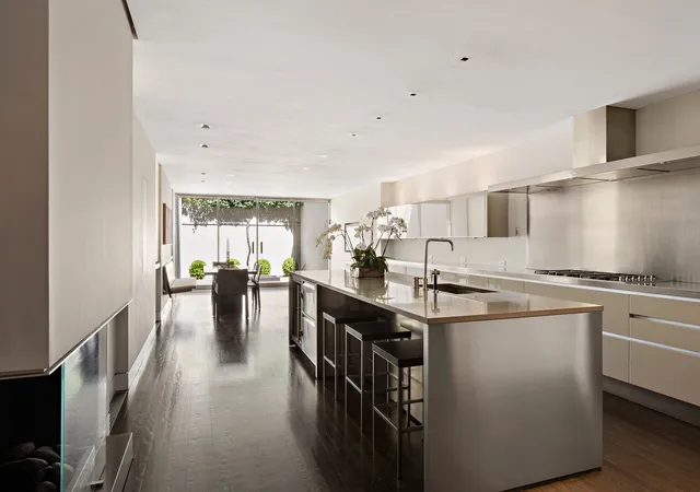 Photo 4 of Single family home for sale at 9 E 77th Street, New York City, NY 10075 | MLS# RLS20112745 | Listing updated on 2026-10-06