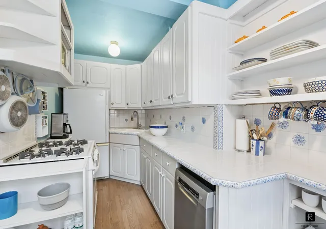 Photo 3 of Condo for sale at 333 E 53rd Street #5-H, New York City, NY 10022 | MLS# RLS20117859 | Listing updated on 2026-10-05