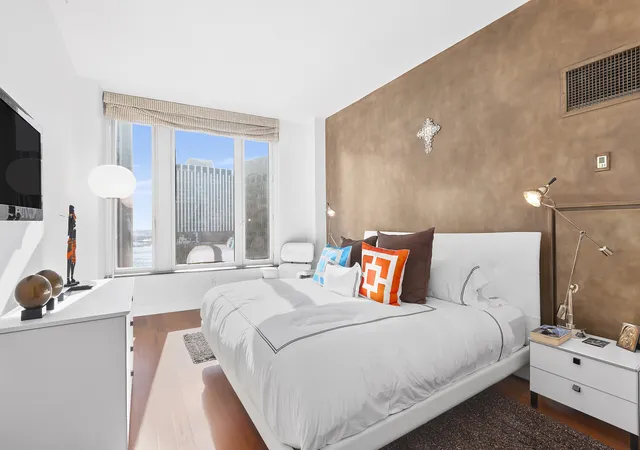 Photo 3 of House for sale at 15 William St #37C, New York City, NY 10005 | MLS# RLS20117878 | Listing updated on 2026-10-06
