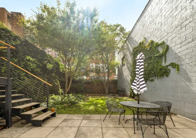 Photo 3 of Townhouse for sale at 250 Boerum St, New York City, NY 11206 | MLS# RLS20118212 | Listing updated on 2026-09-30