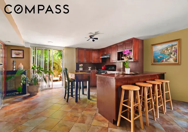 Photo 1 of Single family home for sale at 401 Graham Ave, New York City, NY 11211 | MLS# RLS20110986 | Listing updated on 2026-09-30