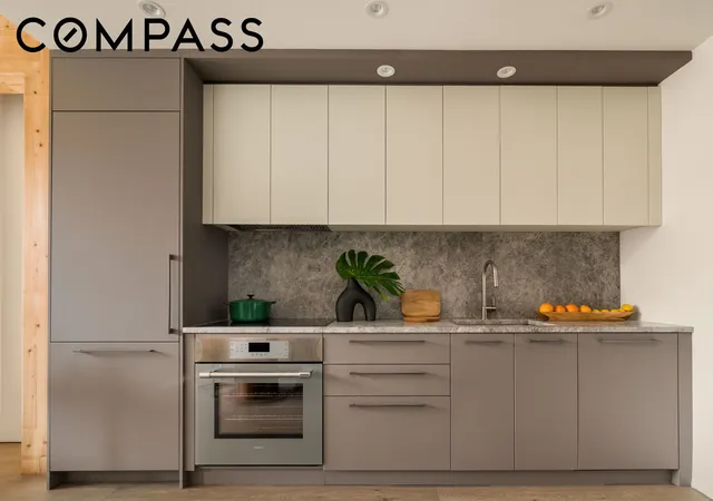Photo 2 of Sale Pending at 179 N 10th Street #5D, New York City, NY 11211 | MLS# RLS20118100 | Listing updated on 2026-10-01