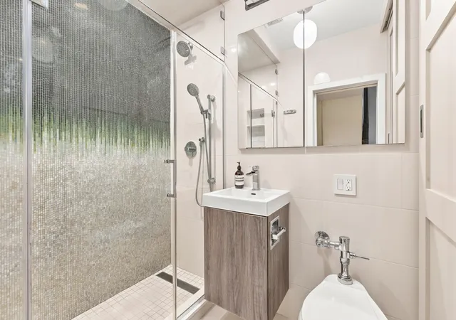 Listing Photo 5 - Condo for sale in building located at 204 W 78Th St, New York City, NY 10024 - Unit #3D