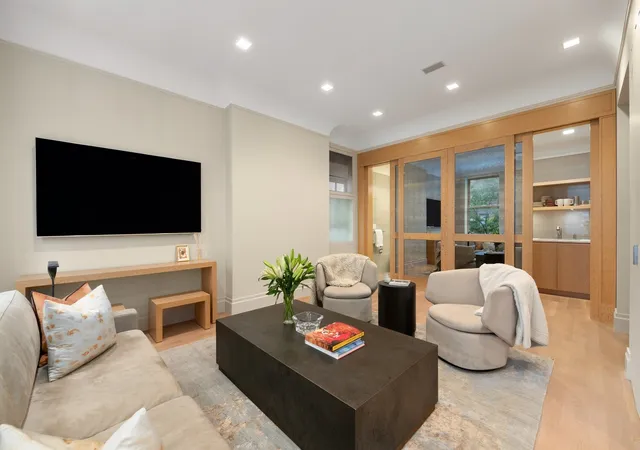 Photo 1 of House for sale at 31 Gramercy Park S #2A, New York City, NY 10003 | MLS# RLS20118508 | Listing updated on 2026-10-04