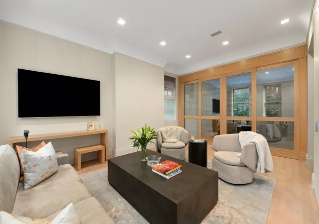 Photo 2 of House for sale at 31 Gramercy Park S #2A, New York City, NY 10003 | MLS# RLS20118508 | Listing updated on 2026-10-04