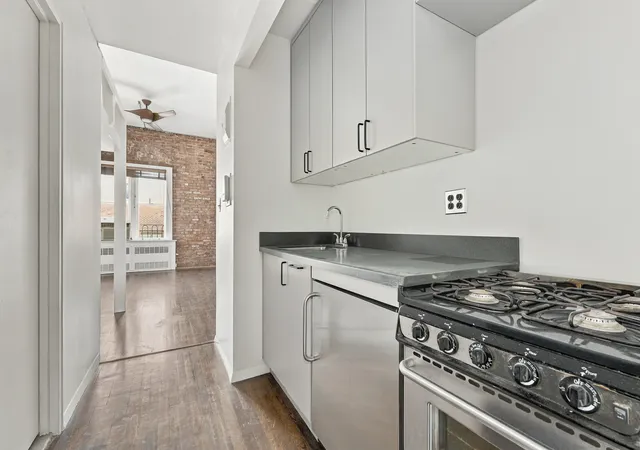 Photo 2 of House for sale at 100 W 15th Street #5F, New York, NY 10011 | MLS# RLS20118974 | Listing updated on 2026-10-05