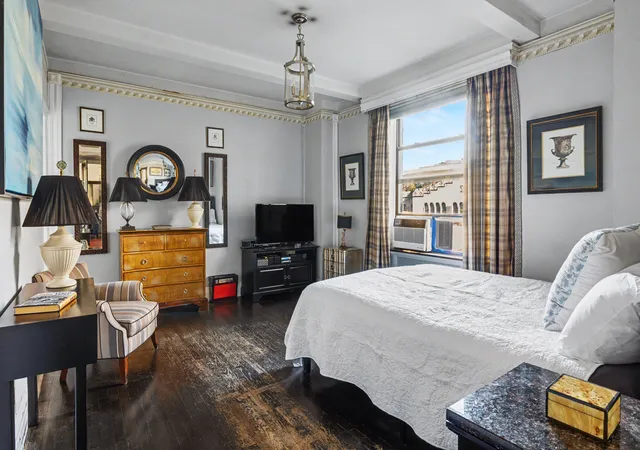 Photo 3 of House for sale at 225 Central Park W #718, New York, NY 10024 | MLS# RLS20118972 | Listing updated on 2026-10-05