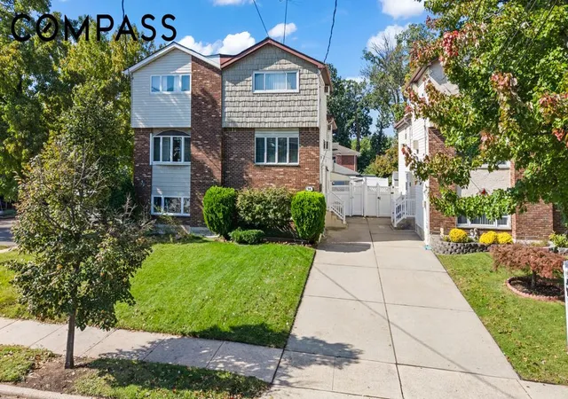 Photo 1 of Single family home for sale at 94 Giffords Ln, New York City, NY 10308 | MLS# RLS20119201 | Listing updated on 2026-10-05
