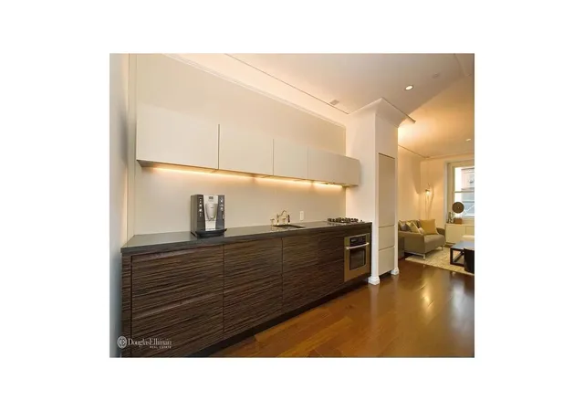 Photo 3 of Condo for sale at 55 Wall St #816, New York City, NY 10005 | MLS# RLS20119311 | Listing updated on 2026-10-05