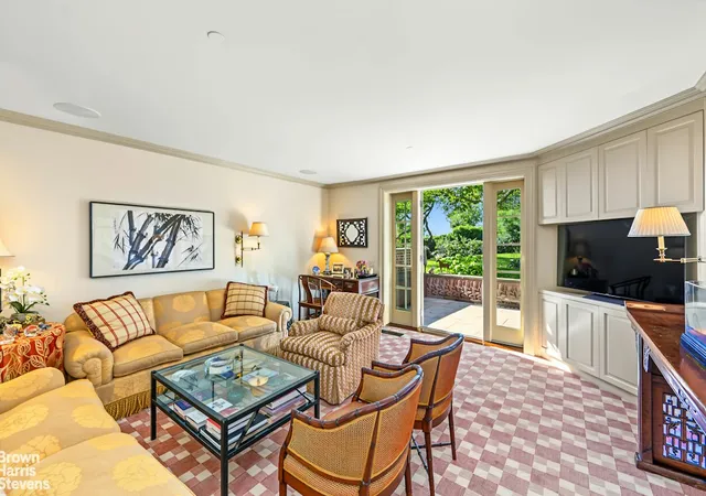 Photo 3 of Single family home for sale at 6 Sutton Sq, New York City, NY 10022 | MLS# RLS20119430 | Listing updated on 2026-10-07