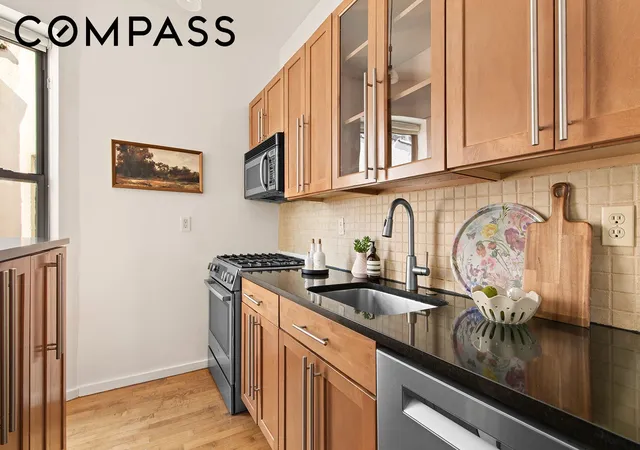 Photo 3 of House for sale at 176 Sterling Pl #6R, New York City, NY 11217 | MLS# RLS20117711 | Listing updated on 2026-10-07