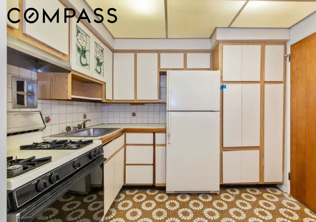 Photo 3 of Multi family home for sale at 106 14 Otis Ave, New York City, NY 11368 | MLS# RLS20116881 | Listing updated on 2026-10-06