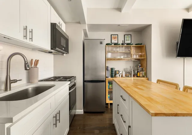 Photo 2 of Condo for sale at 25 Tudor City Pl #322, New York City, NY 10017 | MLS# RLS20119551 | Listing updated on 2026-10-06