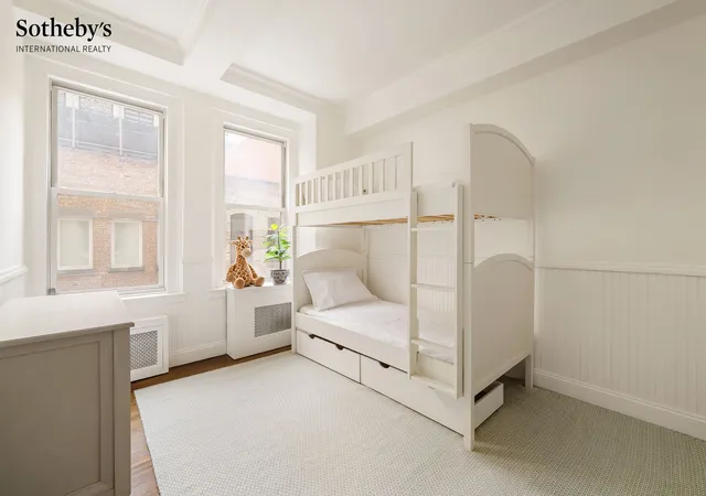 Listing Photo 5 - Condo for sale in building located at 155 E 72Nd St, New York City, NY 10021 - Unit #2D