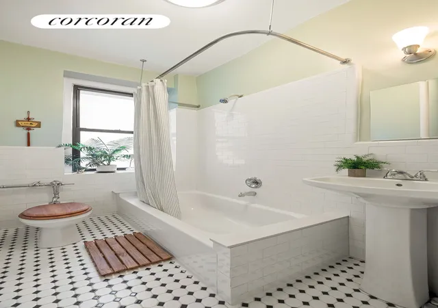 Photo 4 of Sale Pending at 78 8th Avenue #4A, Brooklyn, NY 11215 | MLS# RLS20119715 | Listing updated on 2026-10-09