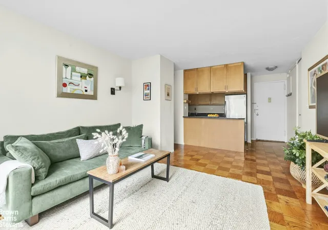 Photo 3 of Sale Pending at 130 W 67th Street #5L, New York, NY 10023 | MLS# RLS20119791 | Listing updated on 2026-10-07
