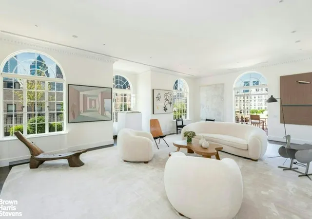 Listing Photo 1 - Condo for sale in building located at 133 E 64Th St, New York City, NY 10065 - Unit #PHS