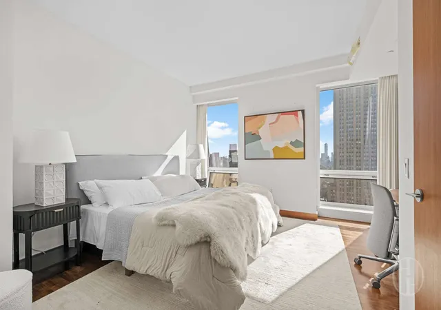 Photo 3 of House for sale at 400 5th Avenue #45G, New York, NY 10018 | MLS# RLS20119845 | Listing updated on 2026-10-07