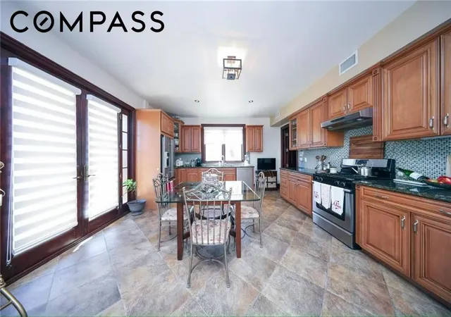 Photo 3 of Mansion for sale at 60 Lyman Pl, New York City, NY 10304 | MLS# RLS20119895 | Listing updated on 2026-10-08