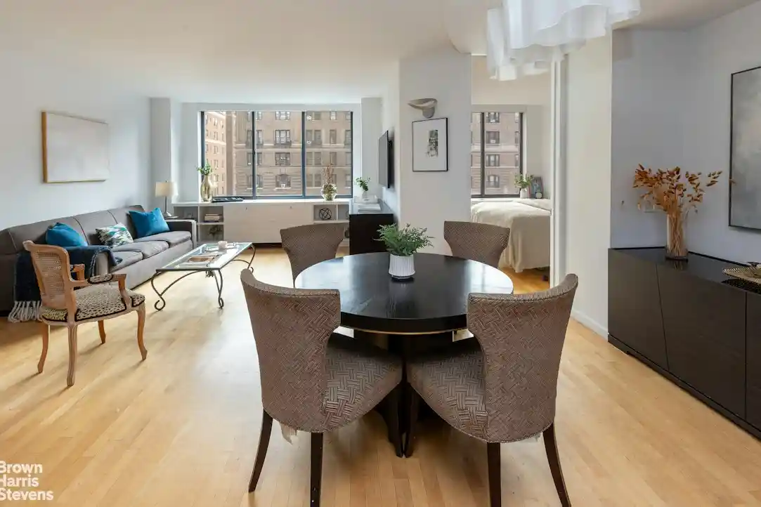 Listing Photo 1 - Condo for sale in 250 W 89Th St located at 250 W 89Th St, New York City, NY 10024 - Unit #10H