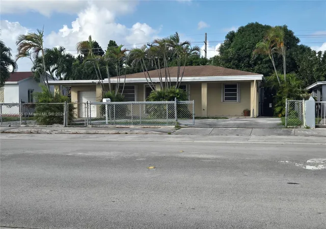2nd image of 961 E 32nd St, Hialeah, FL 33013 | MLS# A11690185