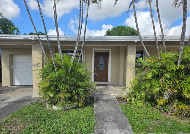 5th image of 961 E 32Nd St, Hialeah, FL 33013 | MLS# A11690185