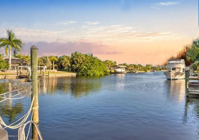4th image of 322 Baytree Dr, Rotonda West, FL 33947 | MLS# A10912168