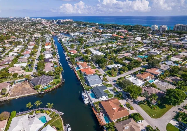 Homes for sale in Lighthouse Point, FL | 4031 Ne 27Th Ter, Lighthouse Point, FL 33064 | MLS# F10311047