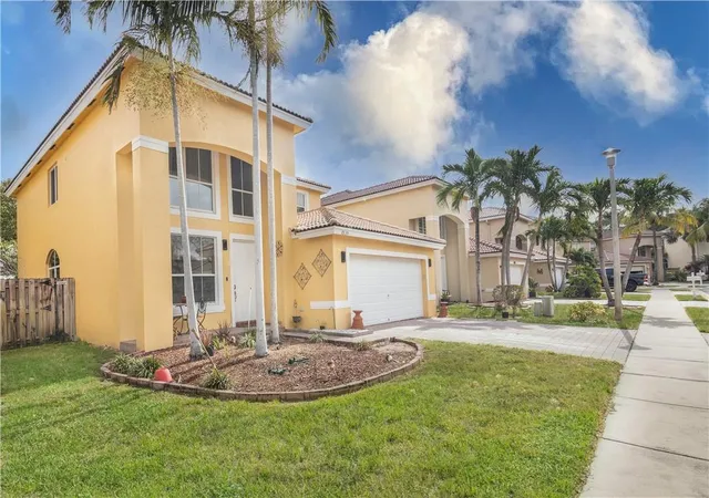 3rd image of 7635 19Th Ct, Pembroke Pines, FL 33024 | MLS# F10326942