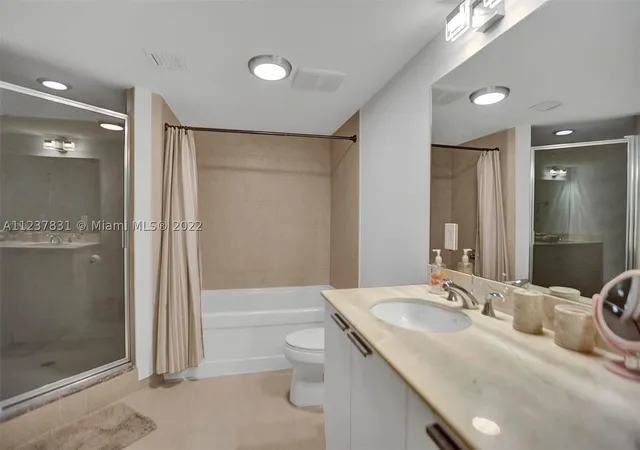 Homes for sale in Sunny Isles Beach, FL | 16699 Collins Av, Sunny Isles Beach, FL 33160 | Houzeo